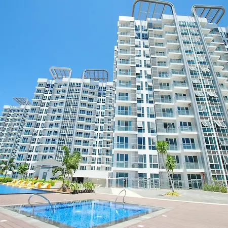 Csuites At 8 Newtown Residences